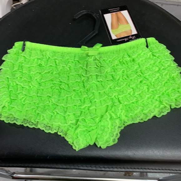 Lace ruffle shorts - Picture 5 of 7